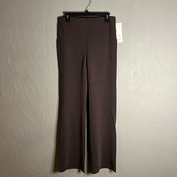 NWT Lululemon Ribbed Softstreme Flared Pant *regular espresso color size 10 - Picture 5 of 8